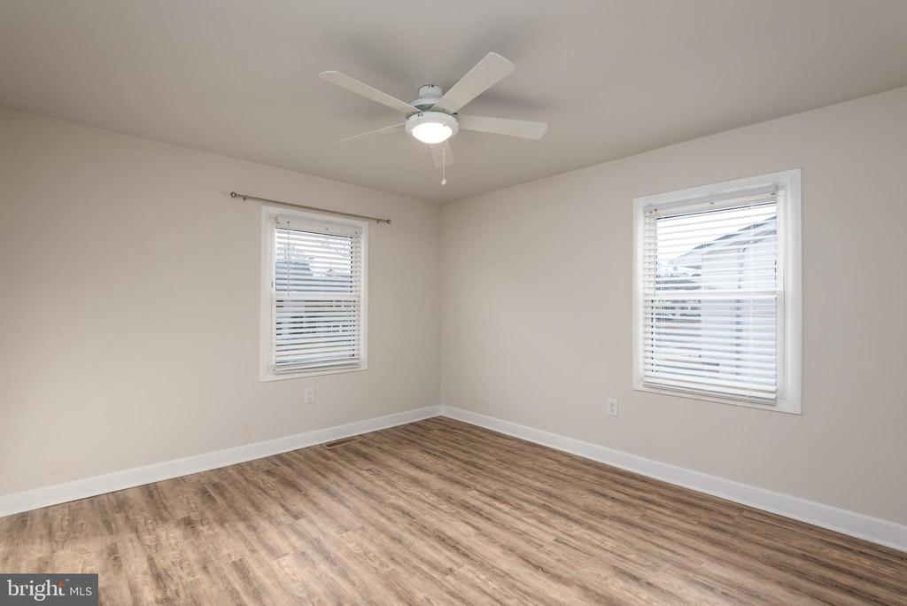 724 CHAPELGATE DRIVE