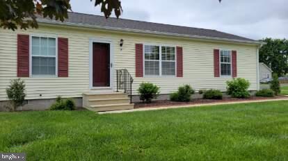 8 OAKVIEW COURT