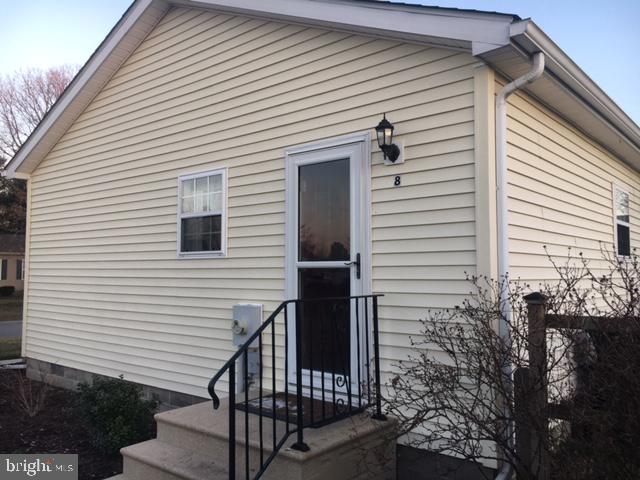 8 OAKVIEW COURT