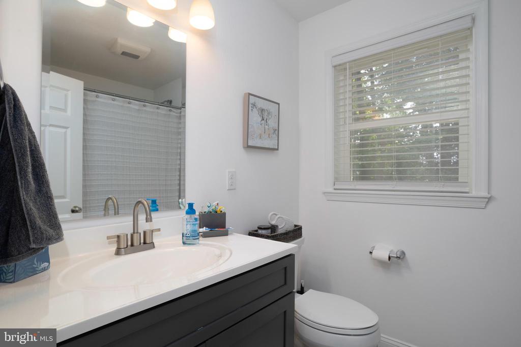 5576 HARMONY WOODS DRIVE