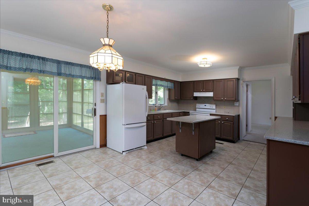 2746 OWENS DRIVE