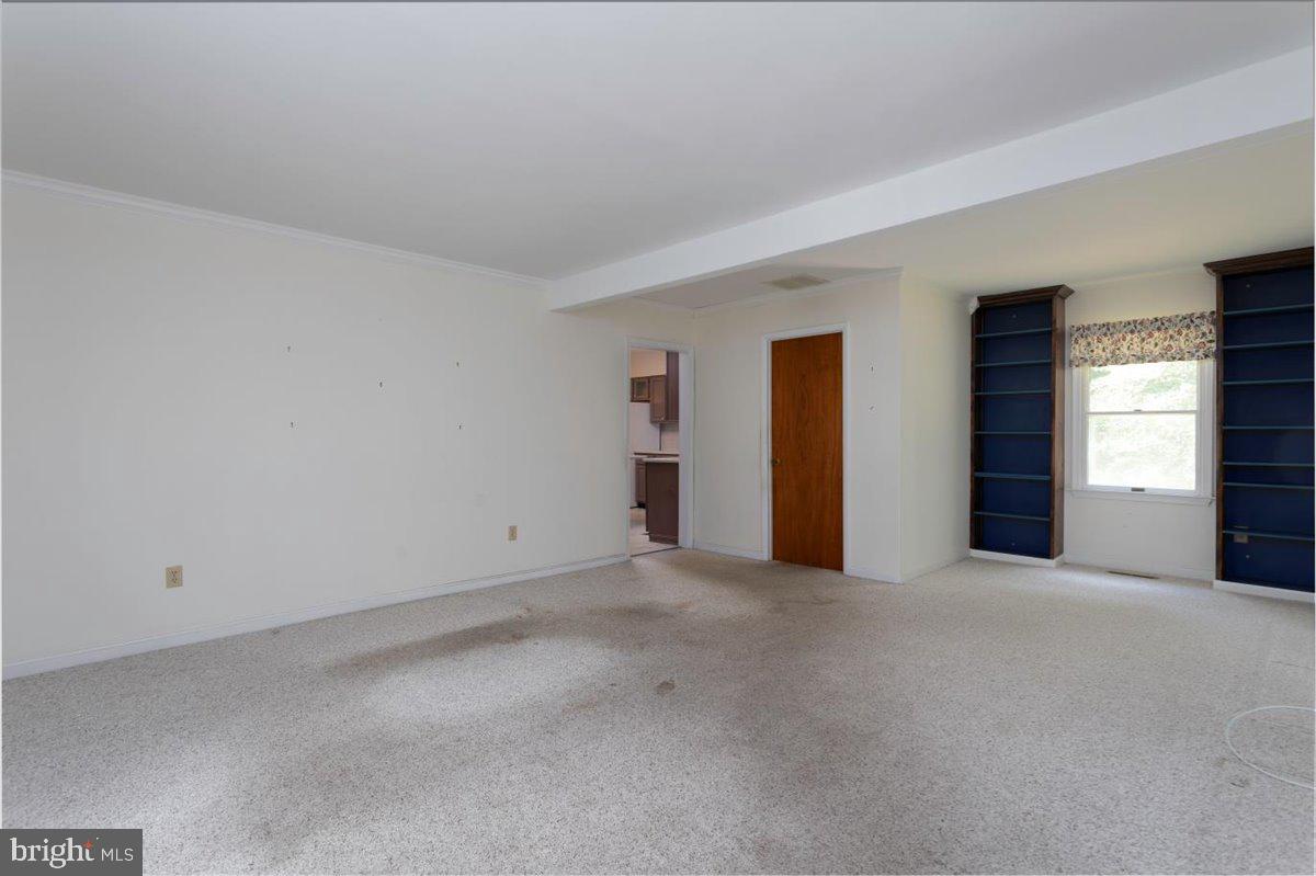 2746 OWENS DRIVE