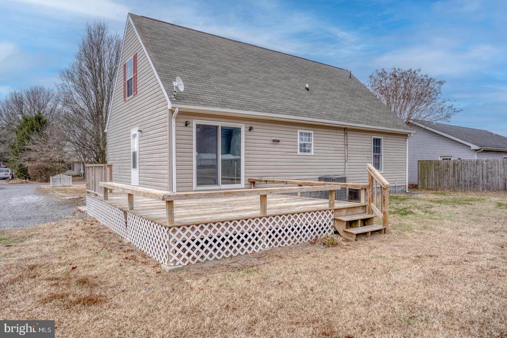 215 APPLE LANE
