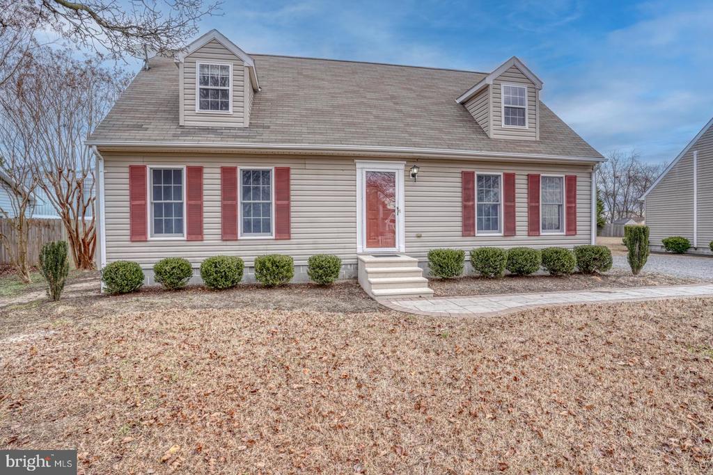 215 APPLE LANE
