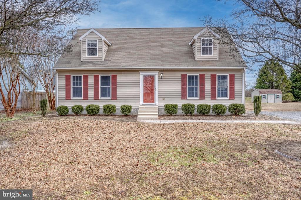 215 APPLE LANE