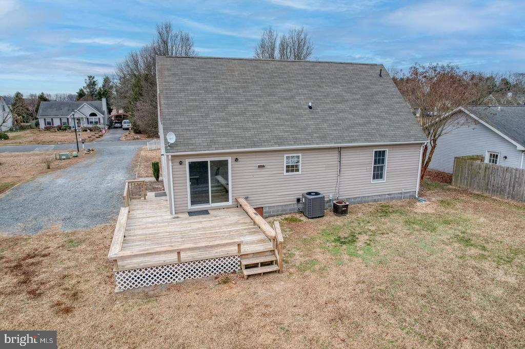215 APPLE LANE