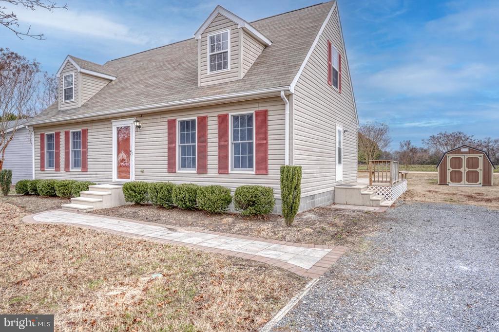 215 APPLE LANE