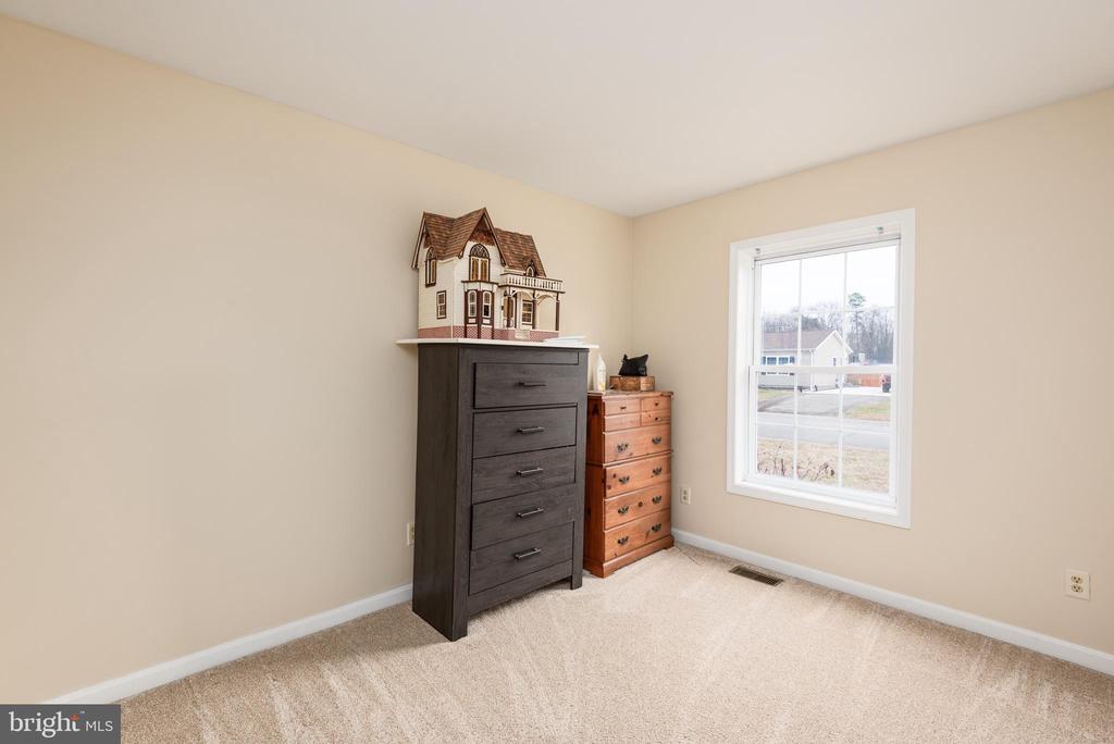 1 OAKVIEW COURT