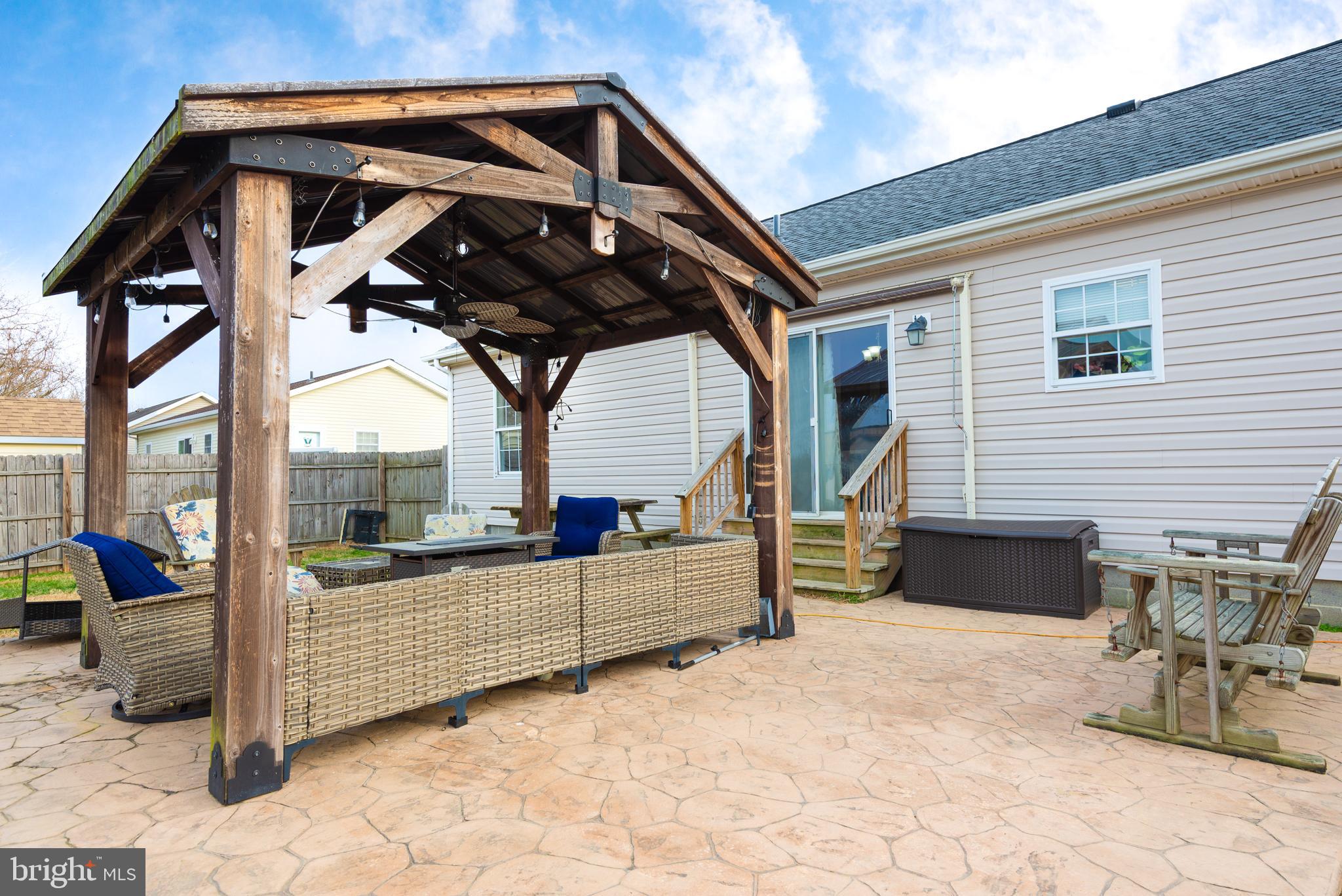 1 OAKVIEW COURT