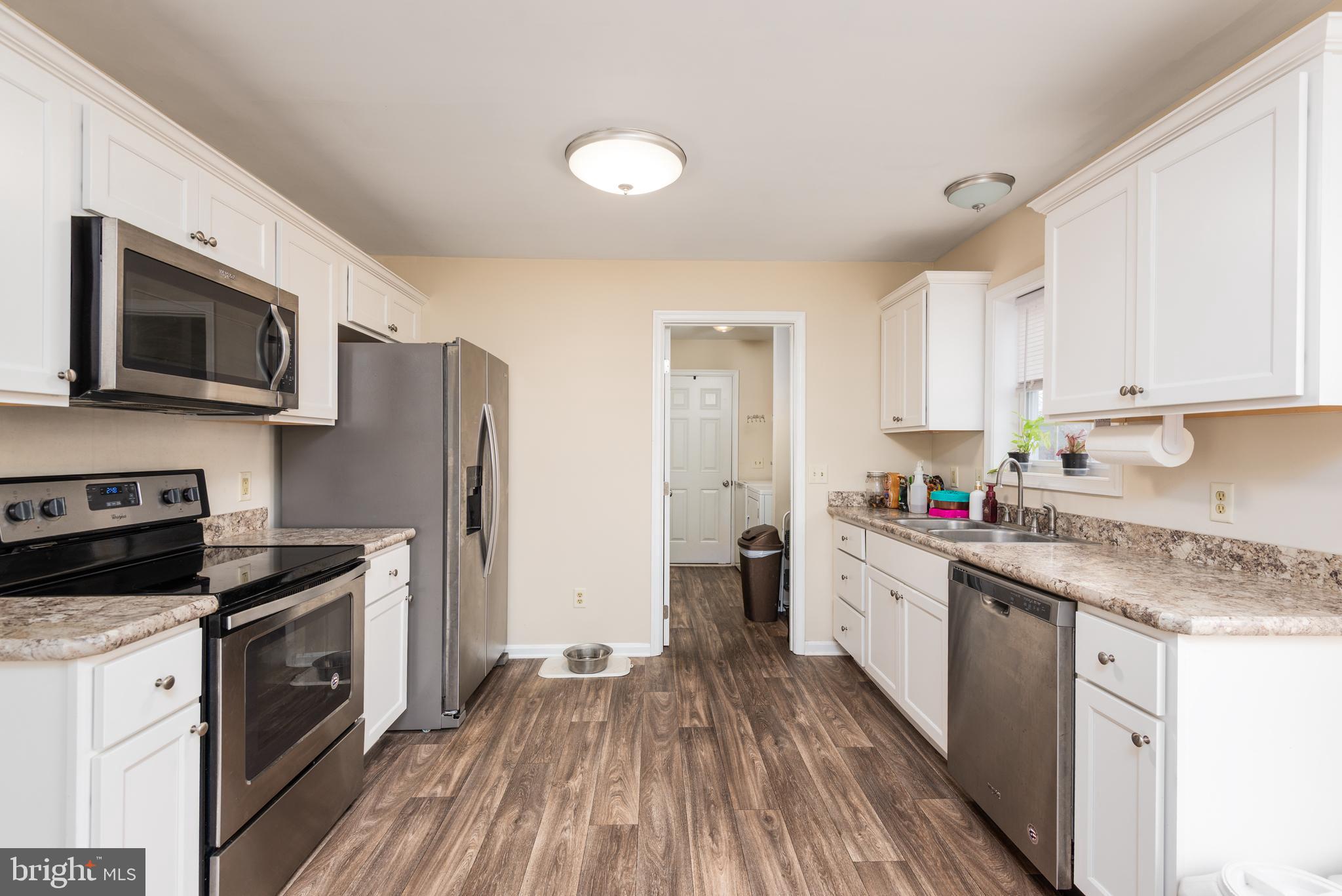 1 OAKVIEW COURT