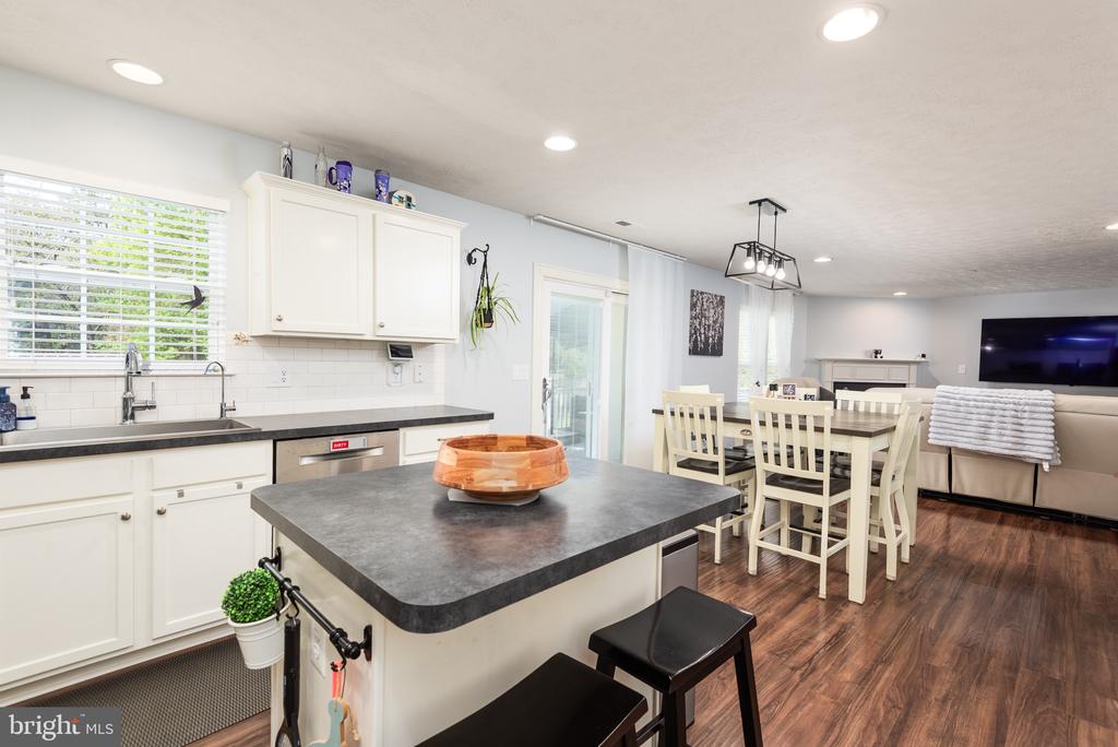 1709 CATTAIL COMMONS WAY