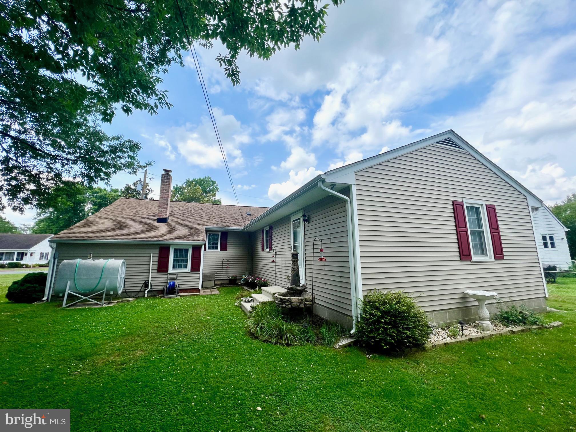 1006 WILLOWMERE LANE