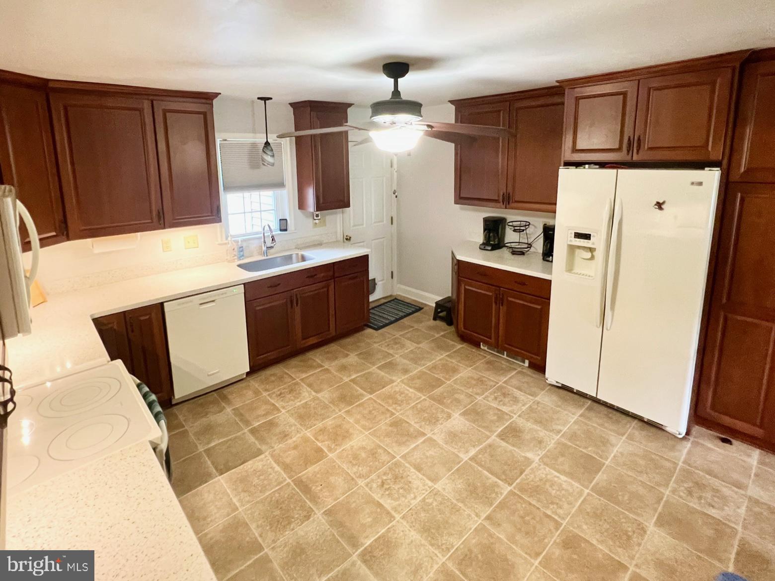 1006 WILLOWMERE LANE