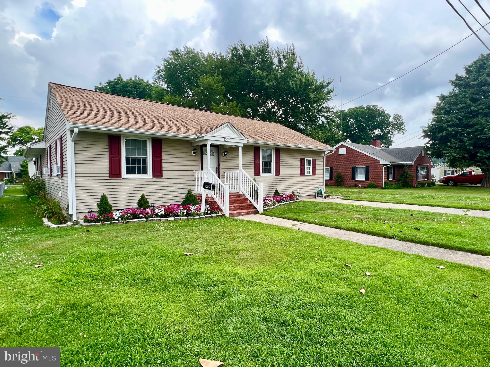 1006 WILLOWMERE LANE