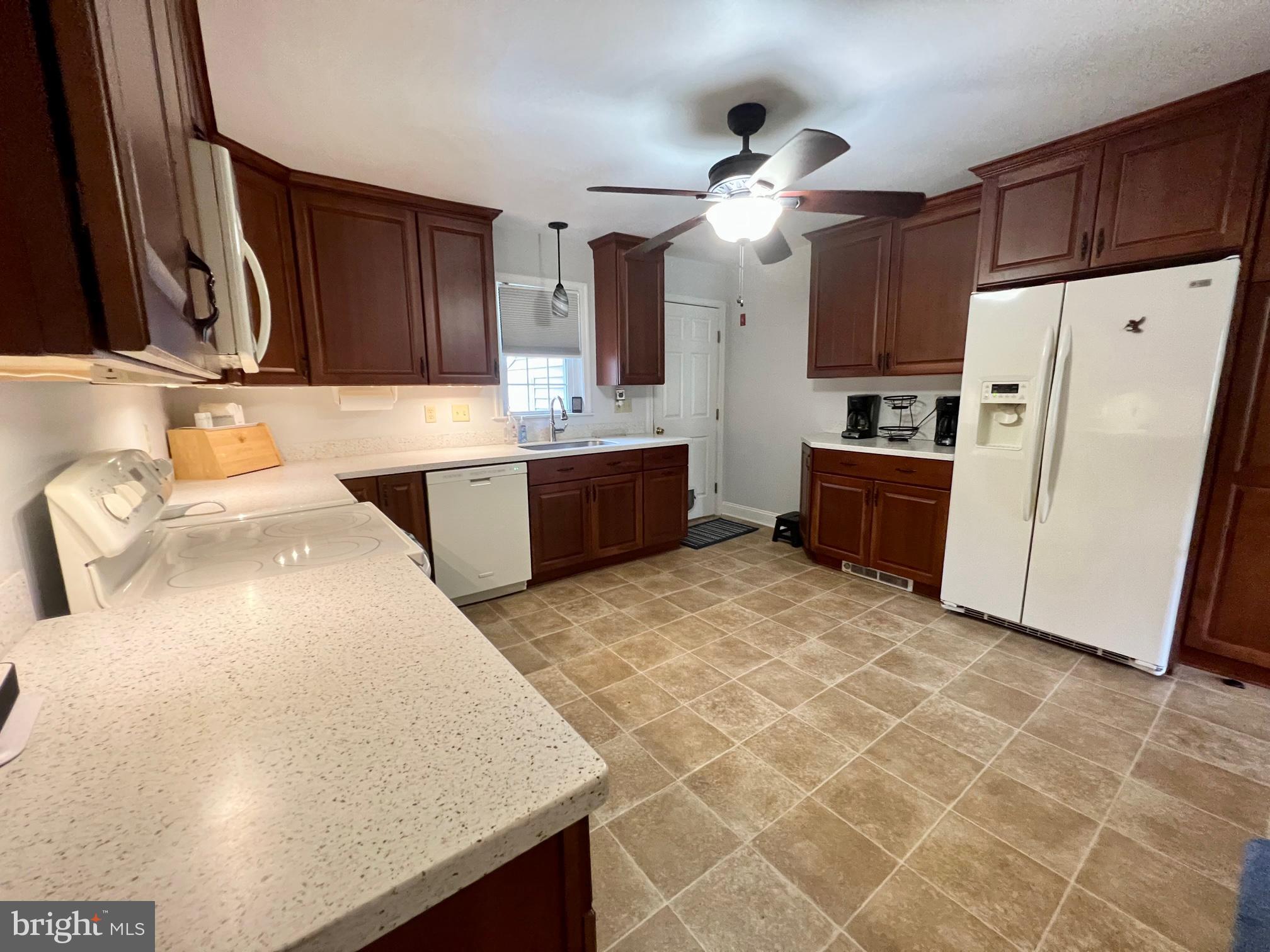 1006 WILLOWMERE LANE