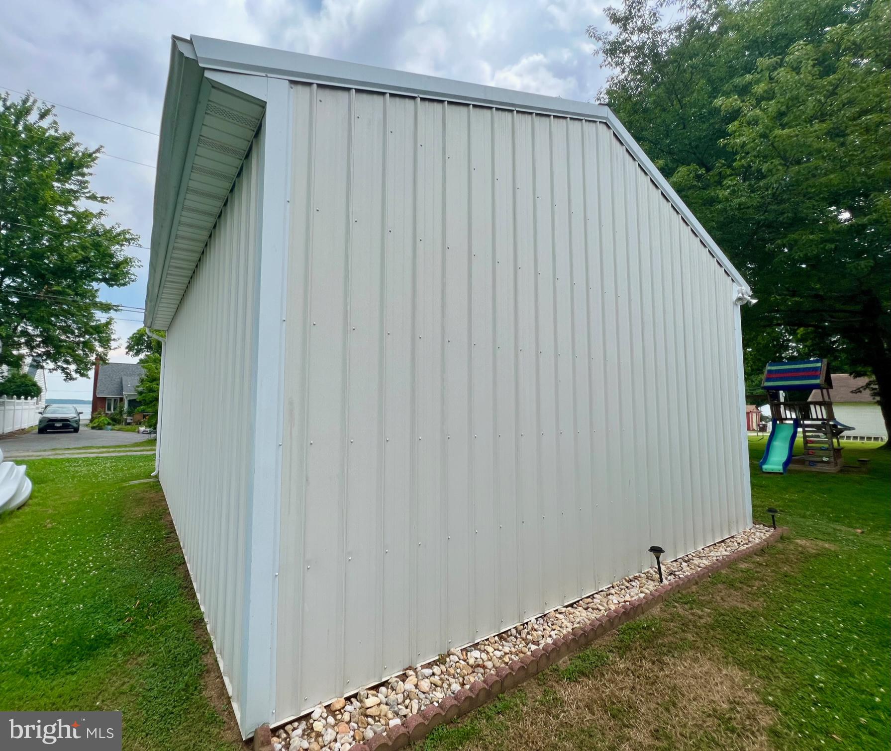1006 WILLOWMERE LANE