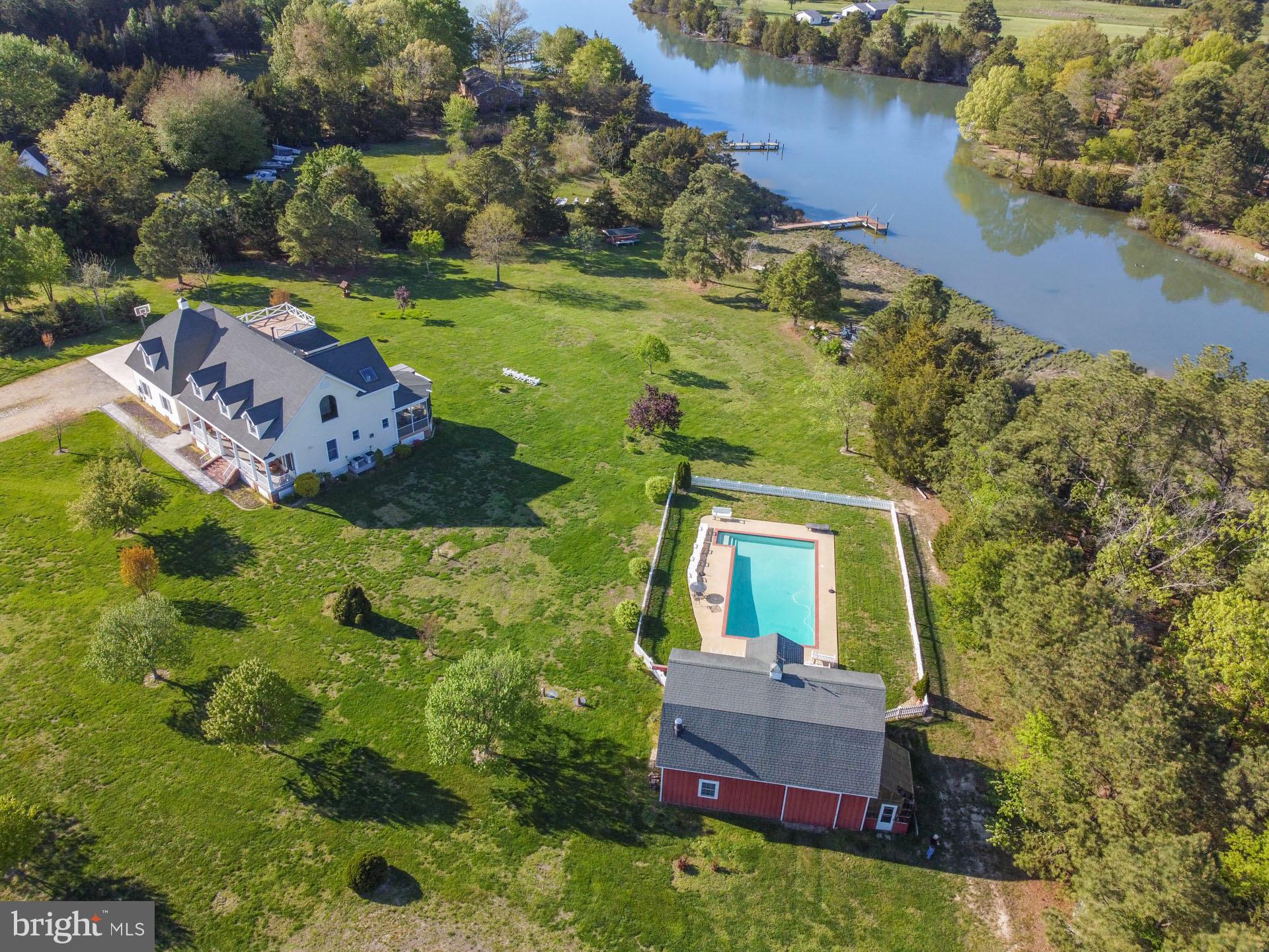 1136 HUDSON ROAD