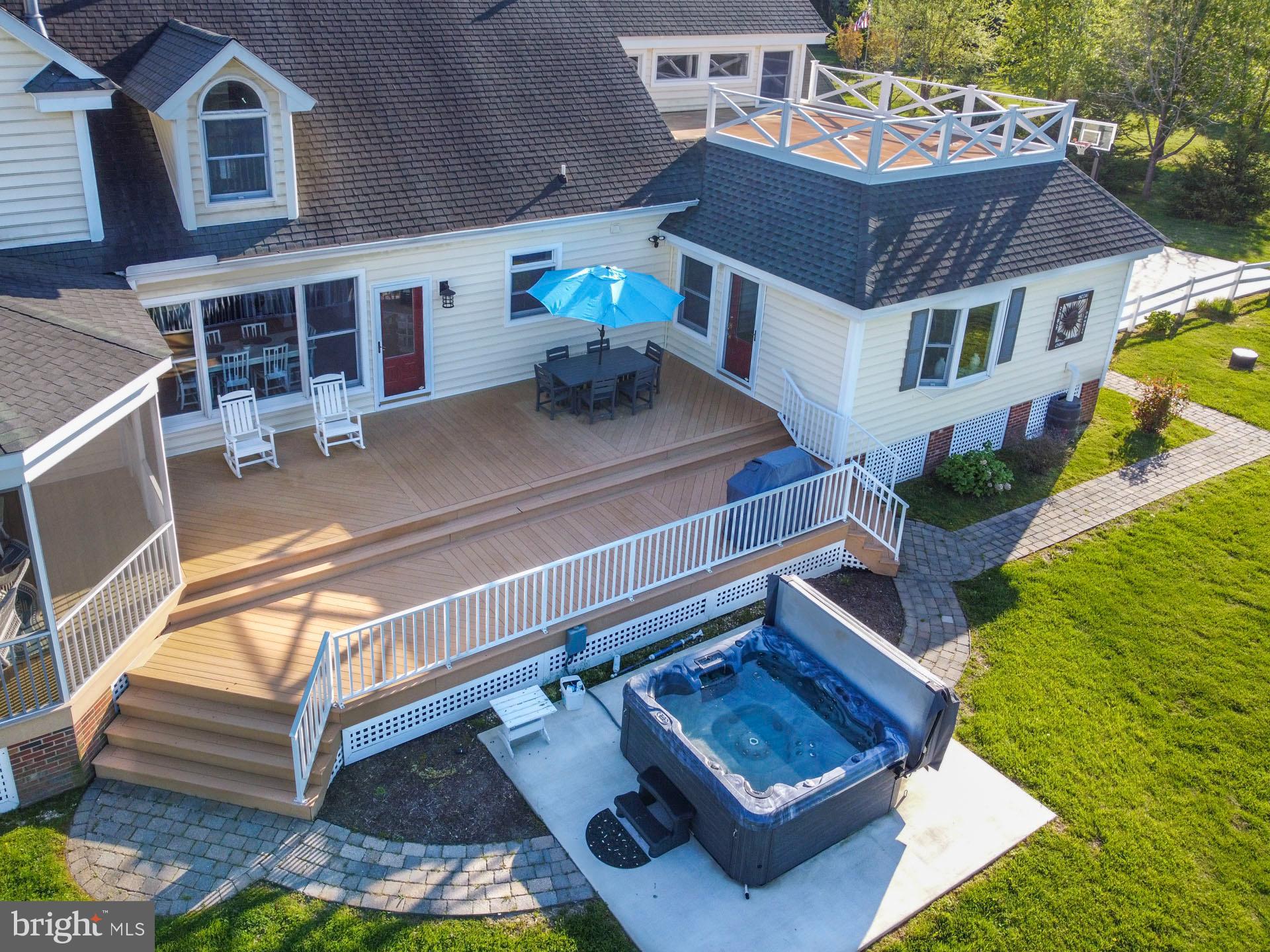 1136 HUDSON ROAD