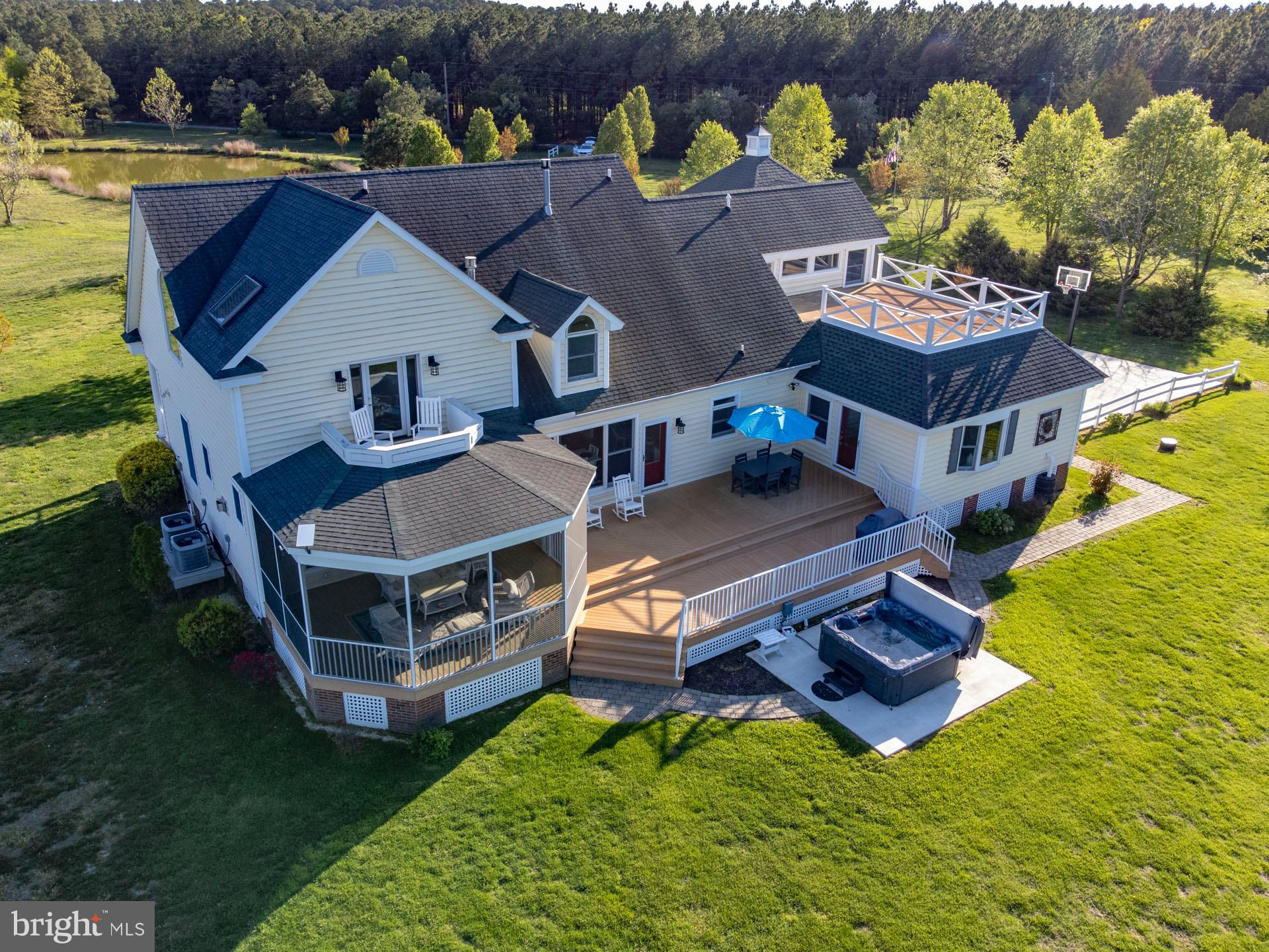 1136 HUDSON ROAD