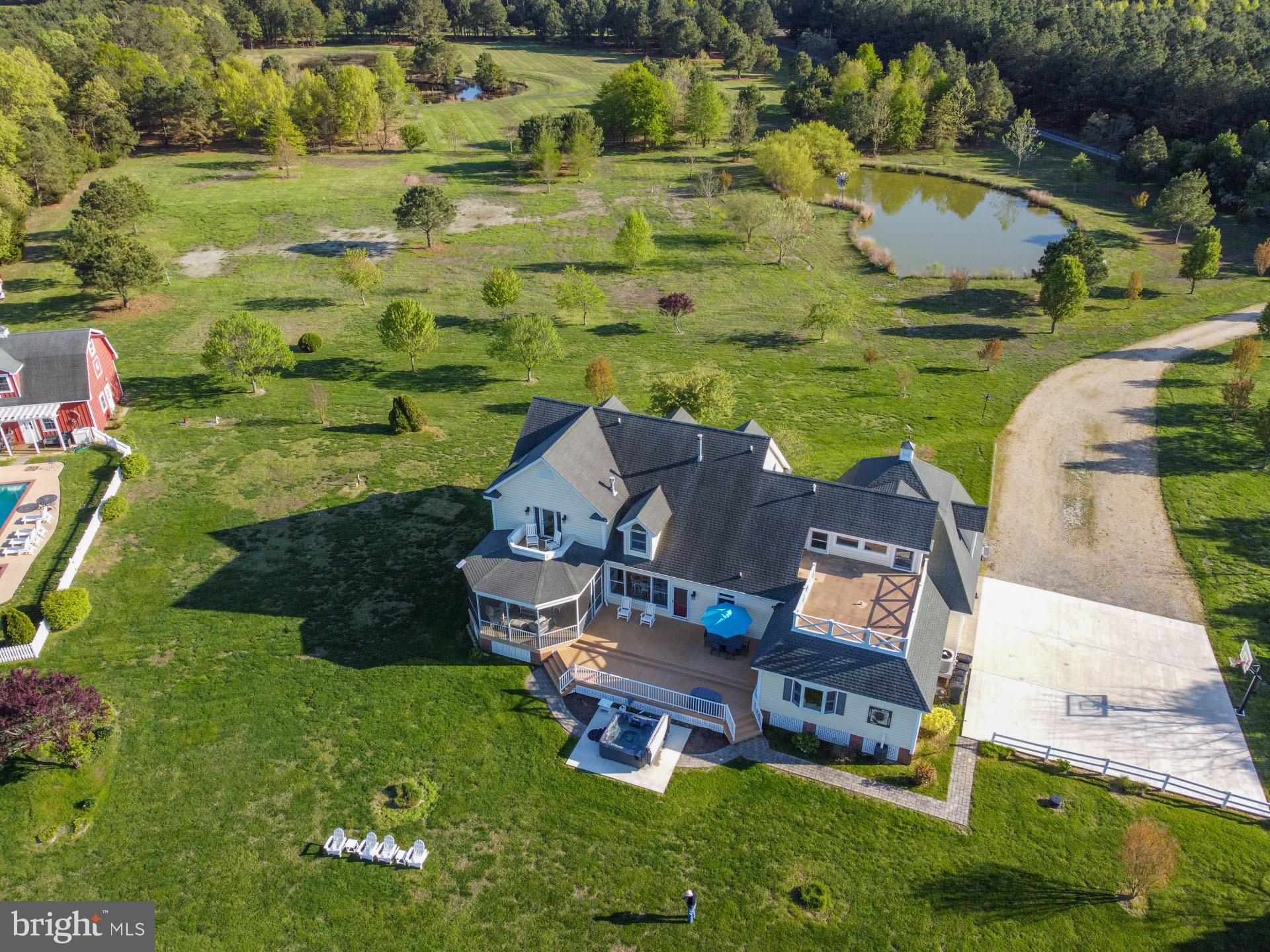 1136 HUDSON ROAD
