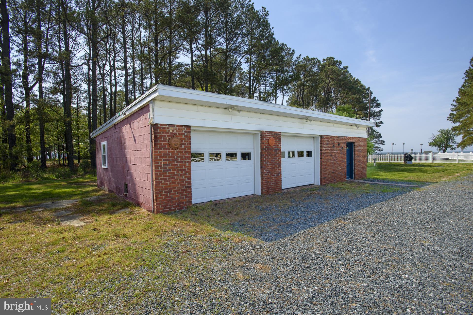 784 HILLS POINT ROAD