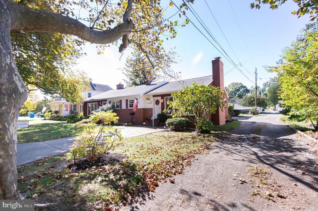 1200 HAMBROOKS BOULEVARD