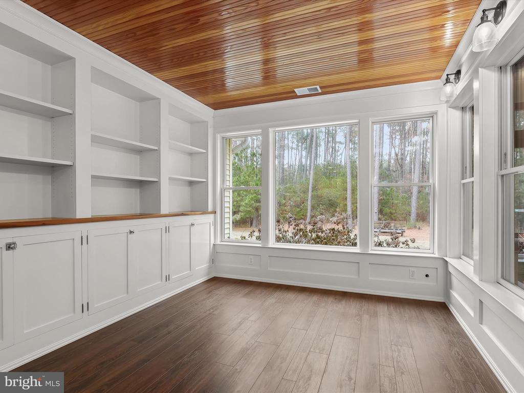 5907 HEATHER LANE
