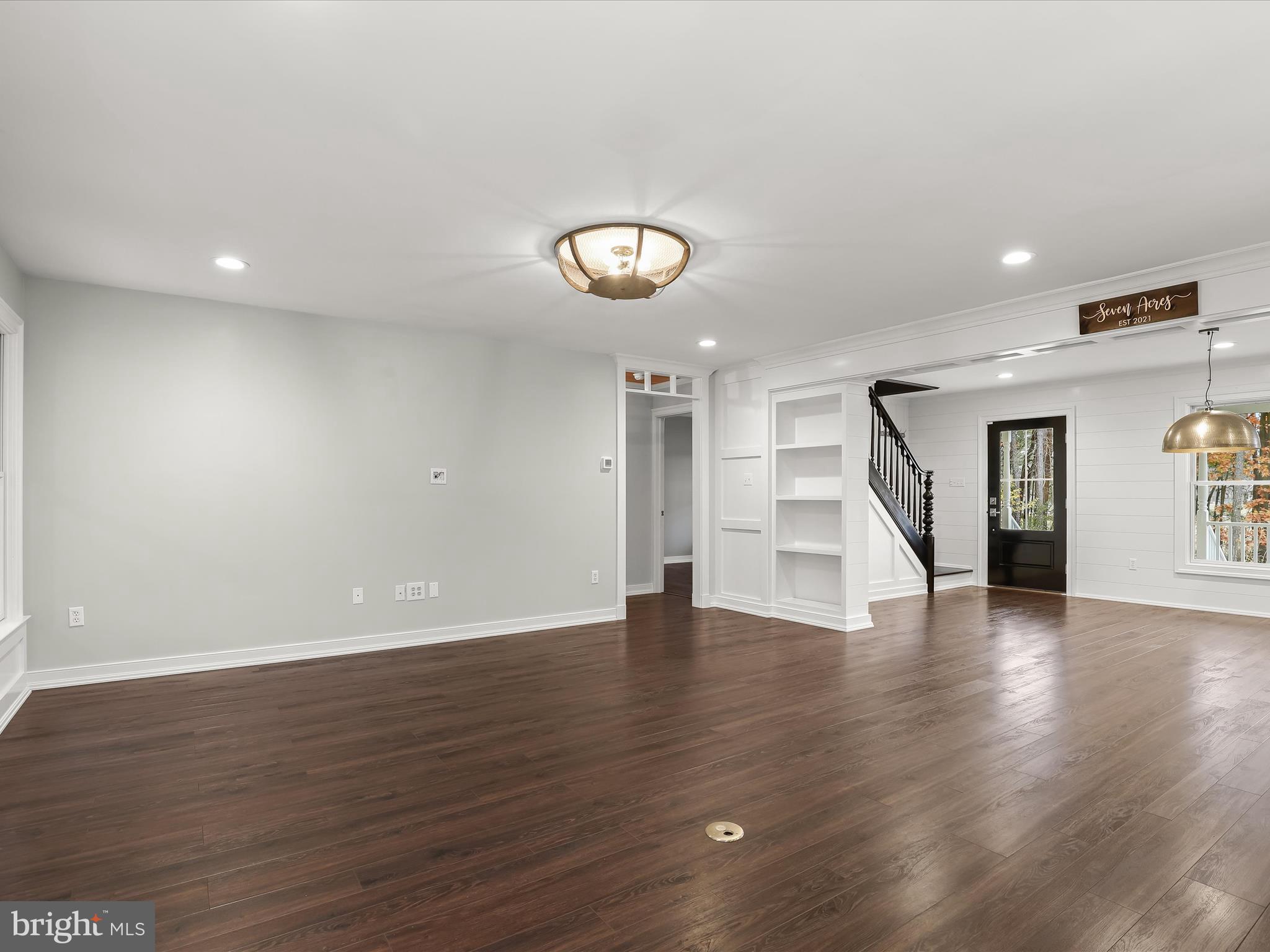 5907 HEATHER LANE