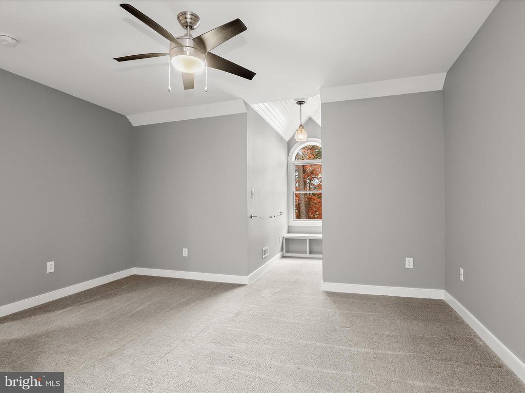 5907 HEATHER LANE