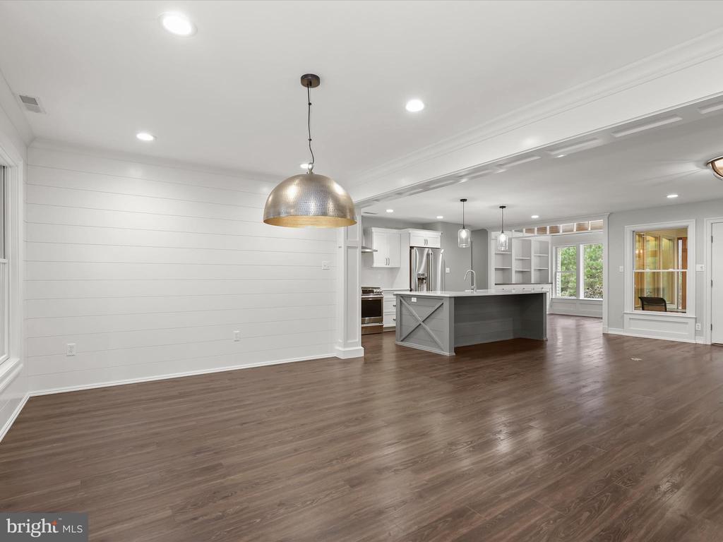 5907 HEATHER LANE