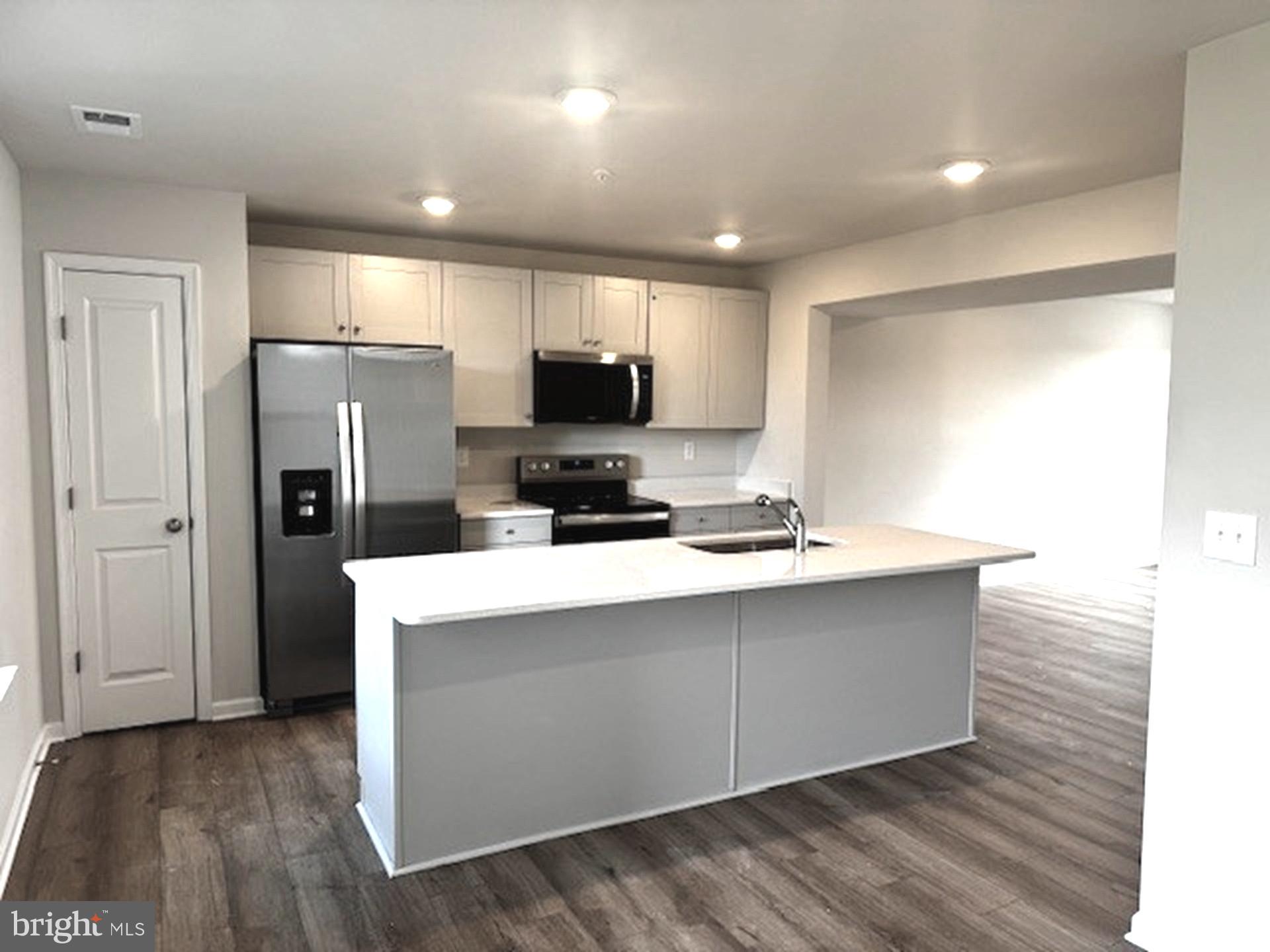 802 BLUE WING COURT