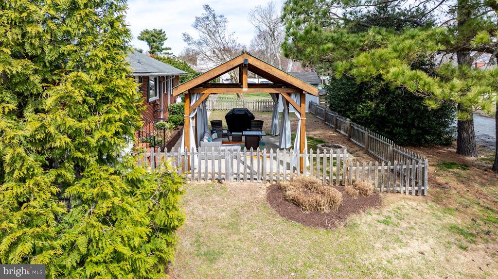 5505 WHITEHALL ROAD