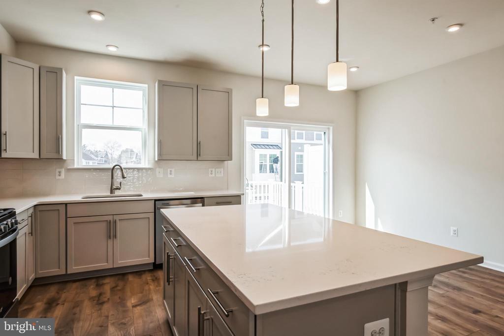 307 RIVERSIDE LANE