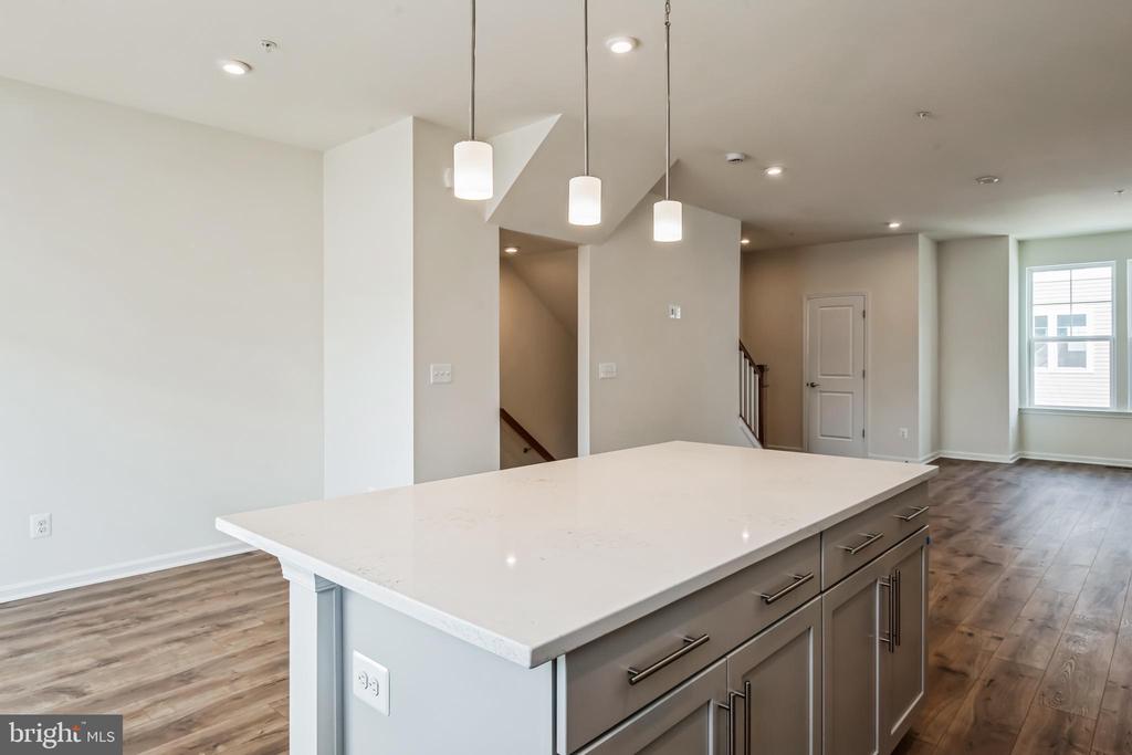 307 RIVERSIDE LANE