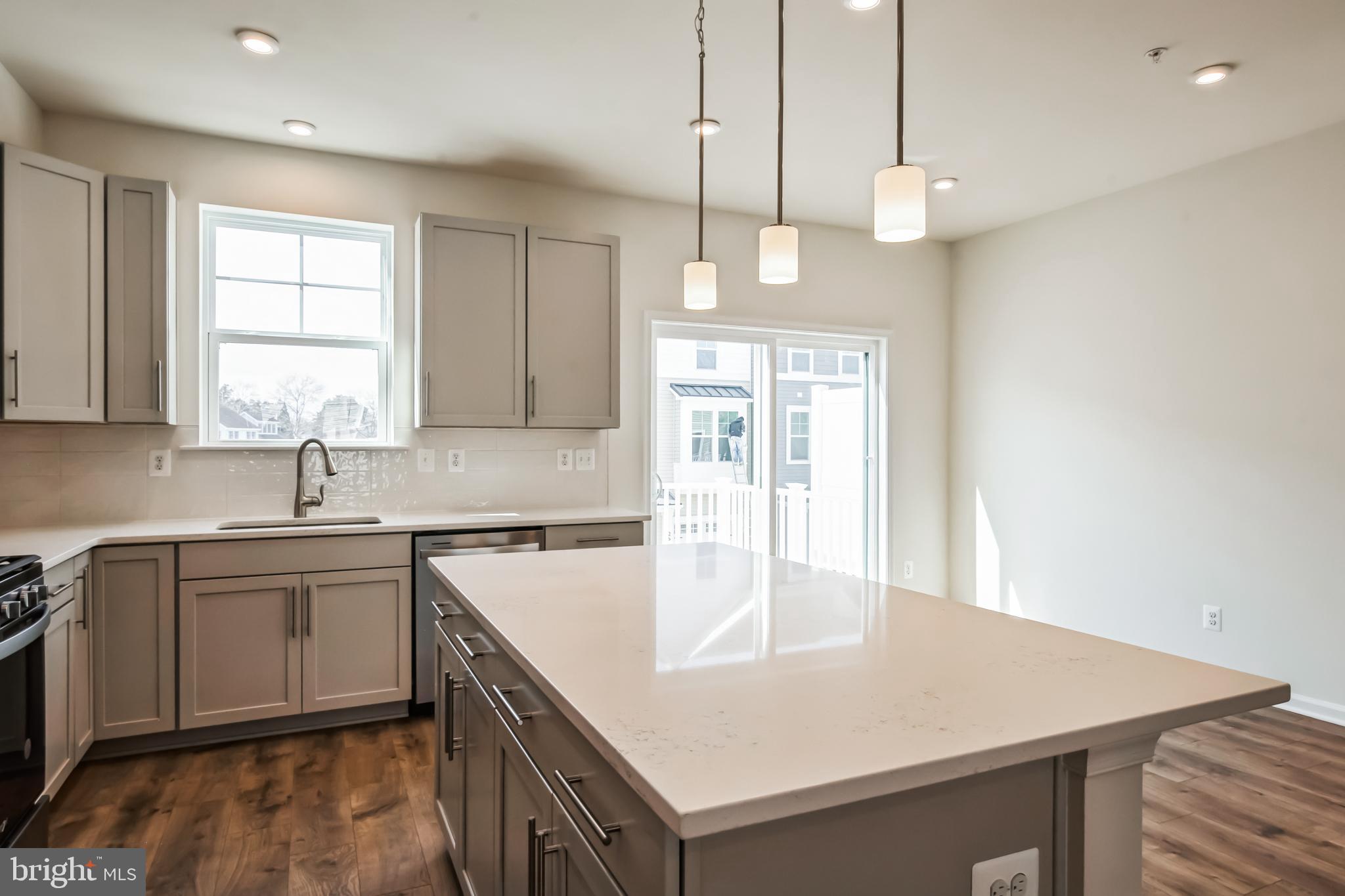 307 RIVERSIDE LANE