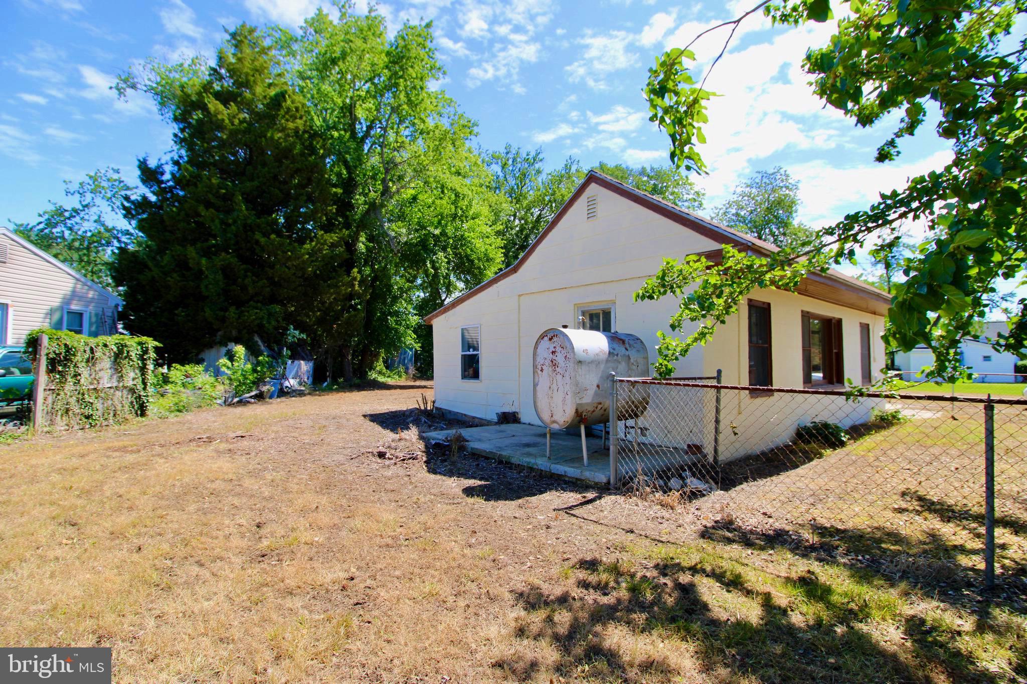 515 BURTON AVENUE