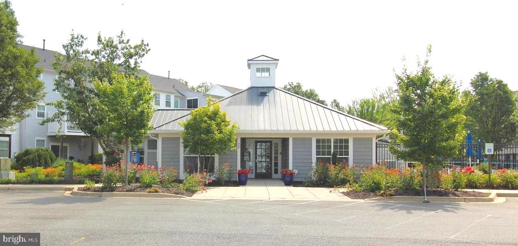 413 WATERFIELD COURT