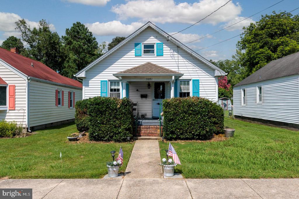 1105 HOLLAND AVENUE