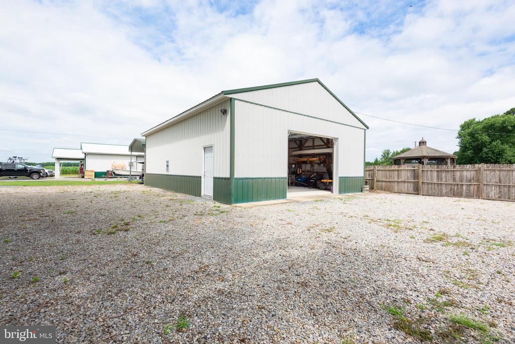 4904 RAVENWOOD ROAD