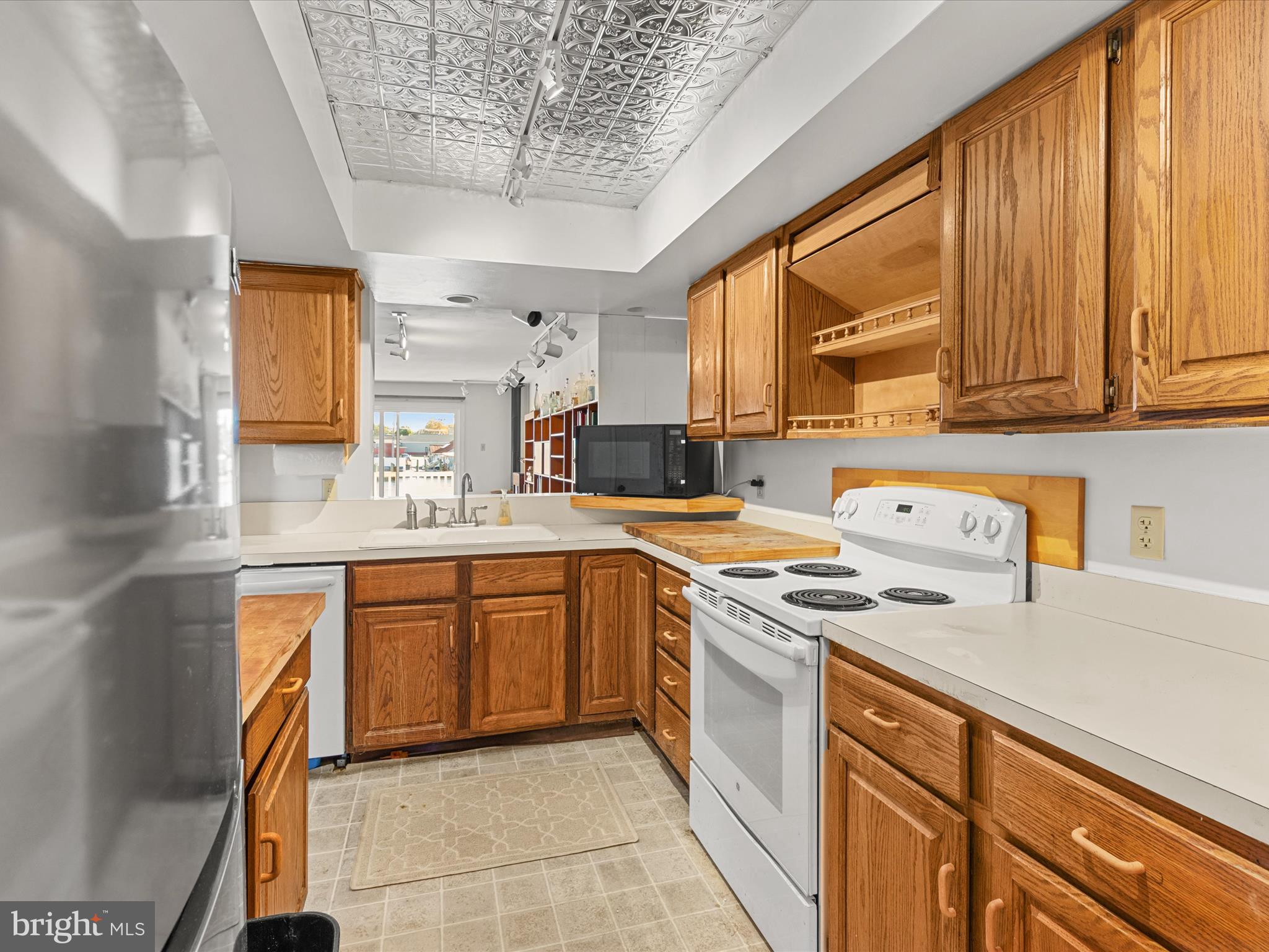 220 MARKET SQUARE 4C