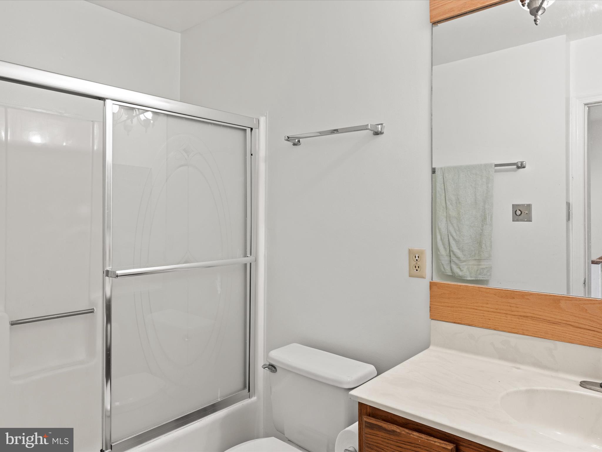 220 MARKET SQUARE 4C