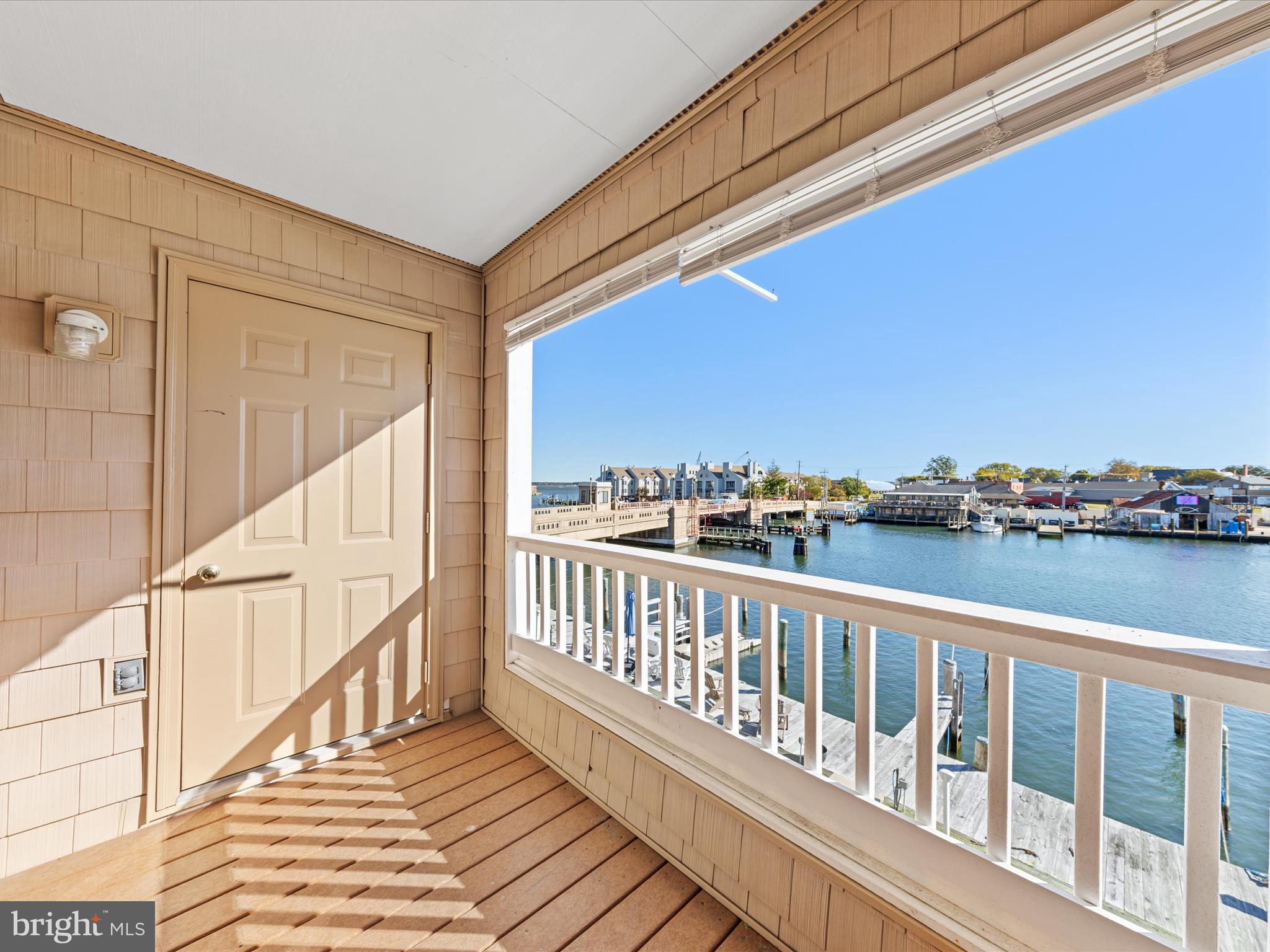 220 MARKET SQUARE 4C