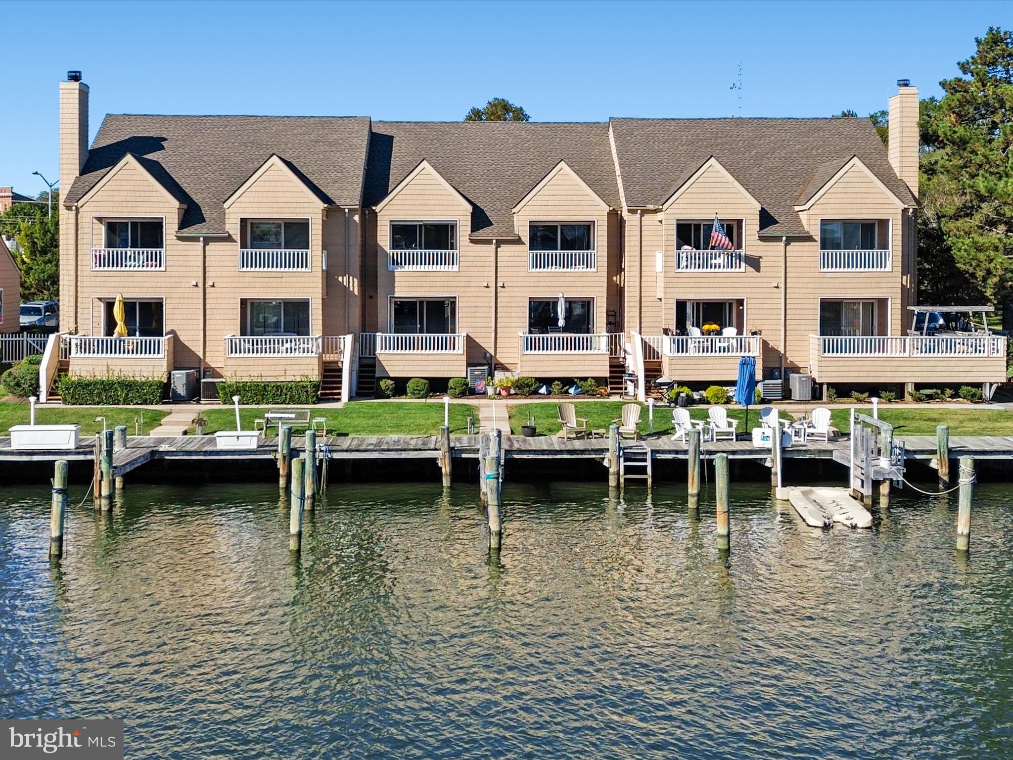 220 MARKET SQUARE 4C