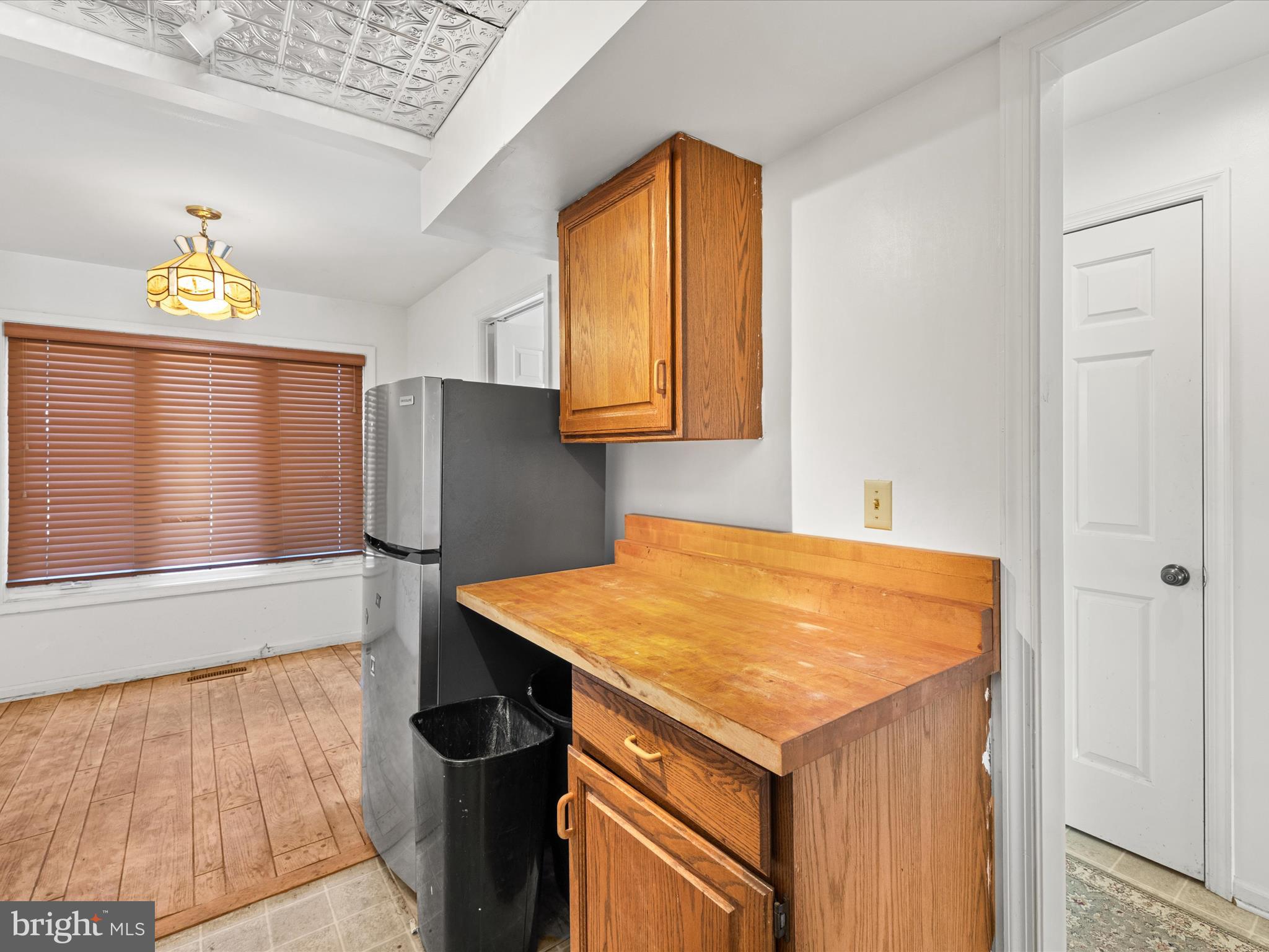 220 MARKET SQUARE 4C