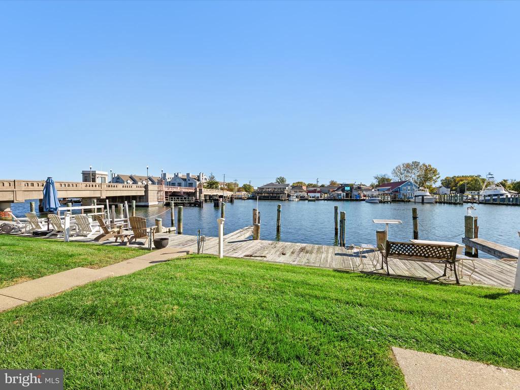 220 MARKET SQUARE 4C