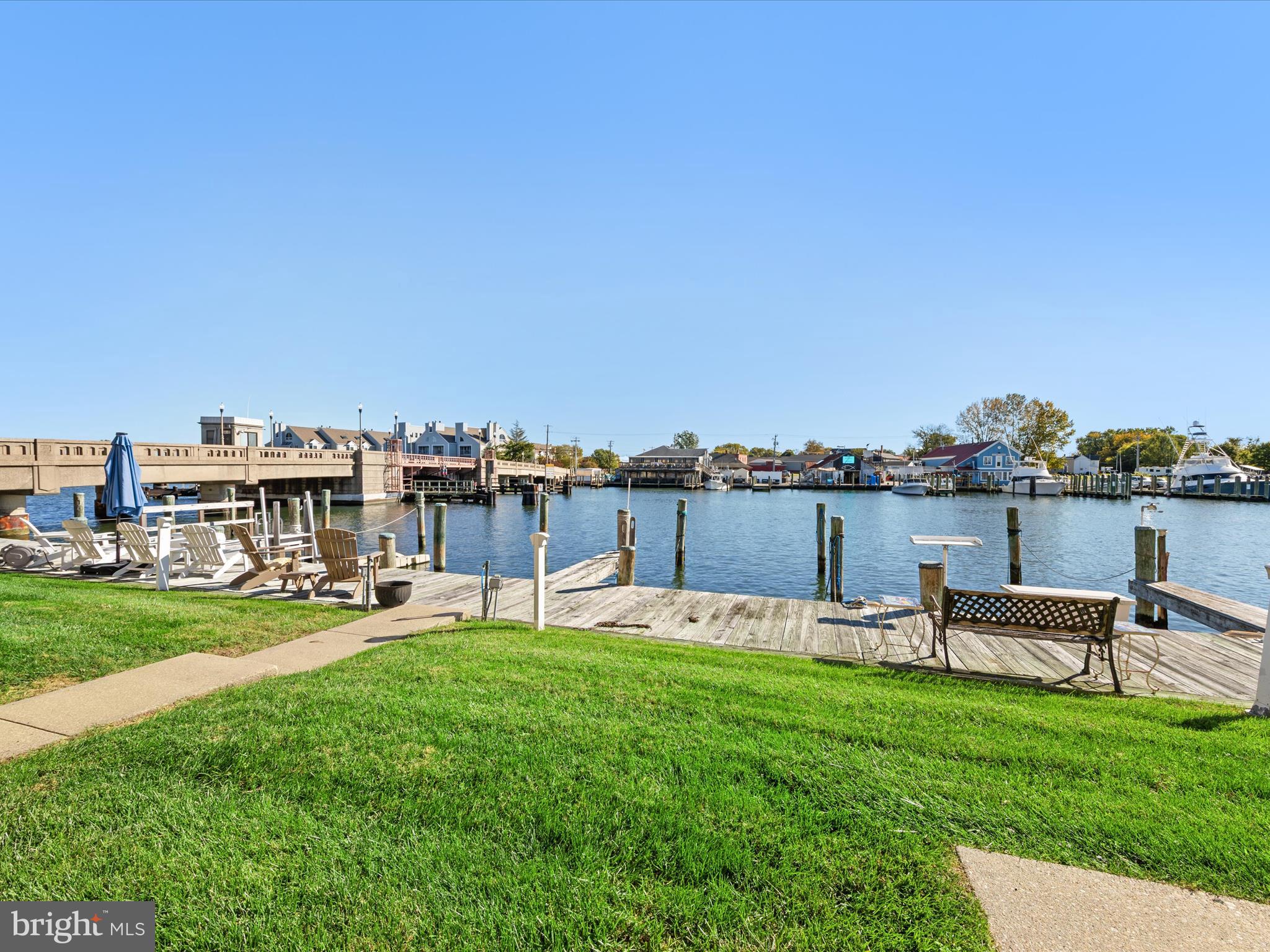220 MARKET SQUARE 4C