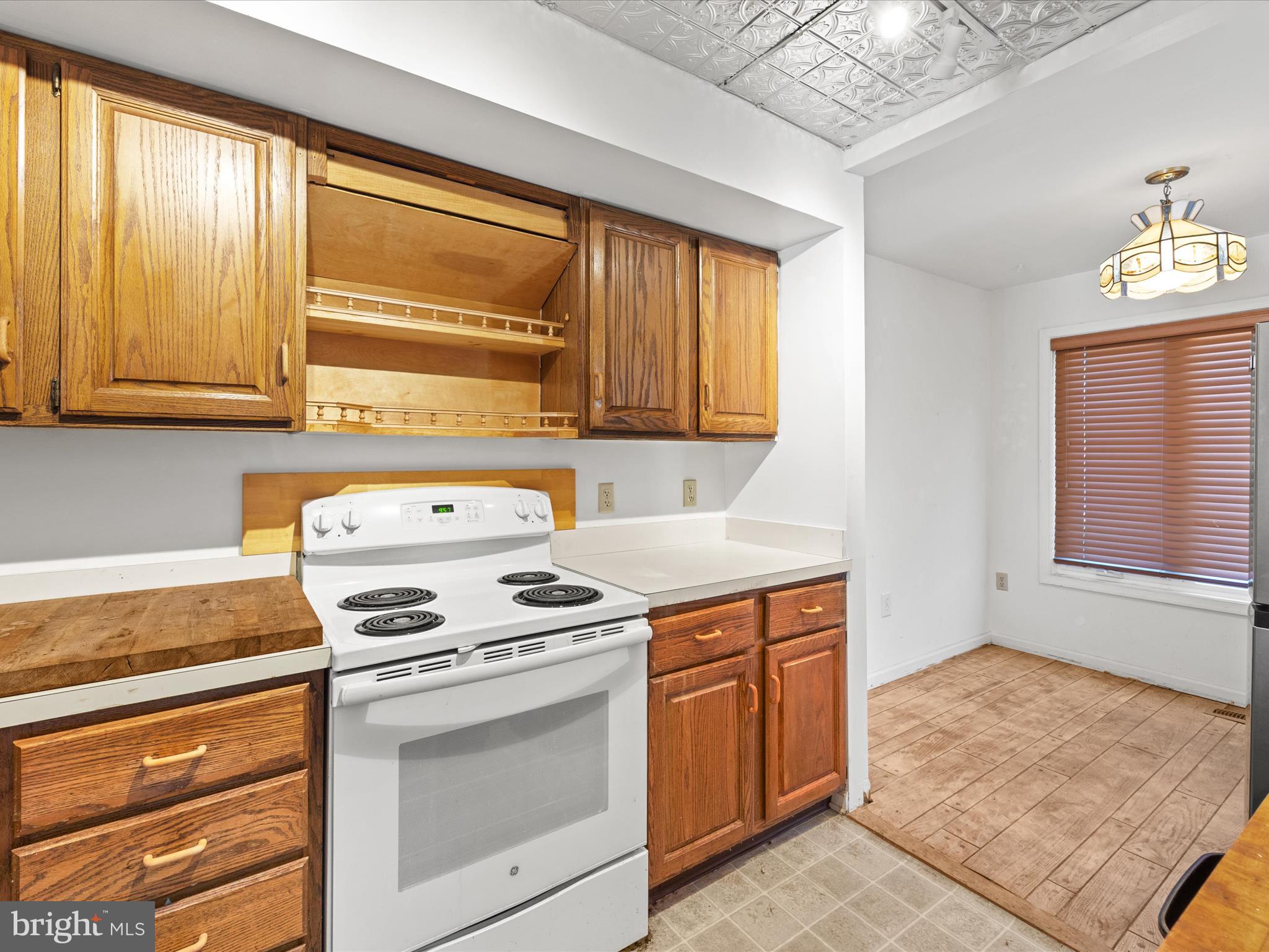 220 MARKET SQUARE 4C