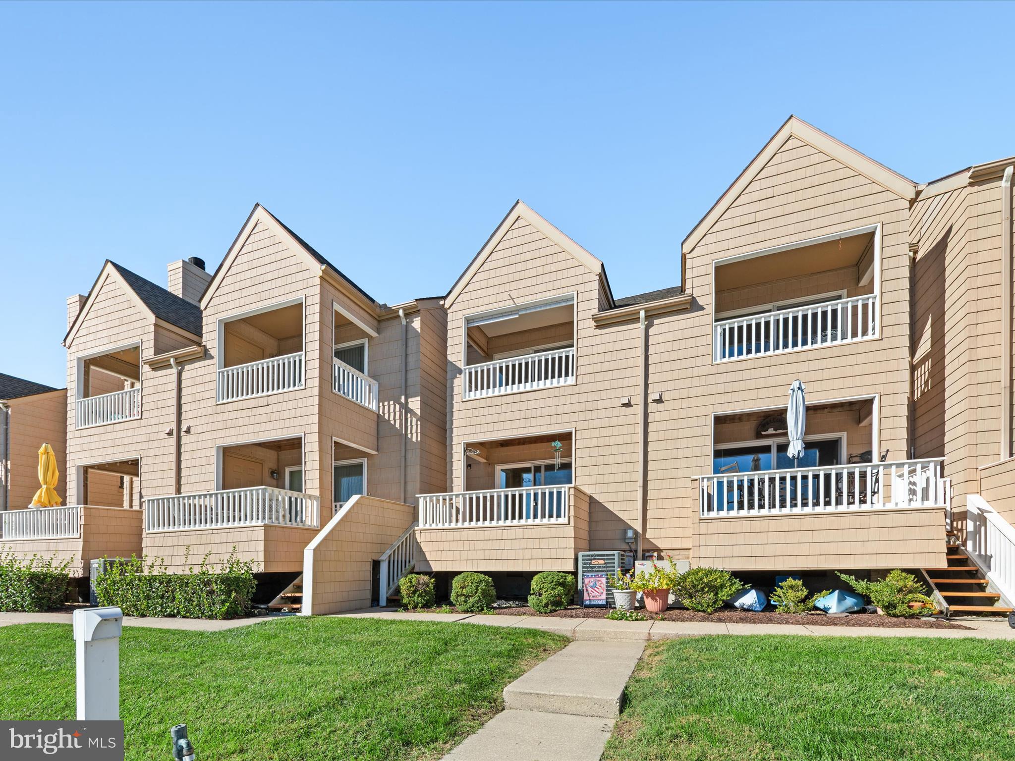 220 MARKET SQUARE 4C