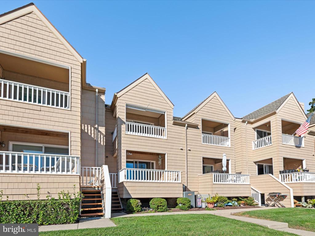 220 MARKET SQUARE 4C