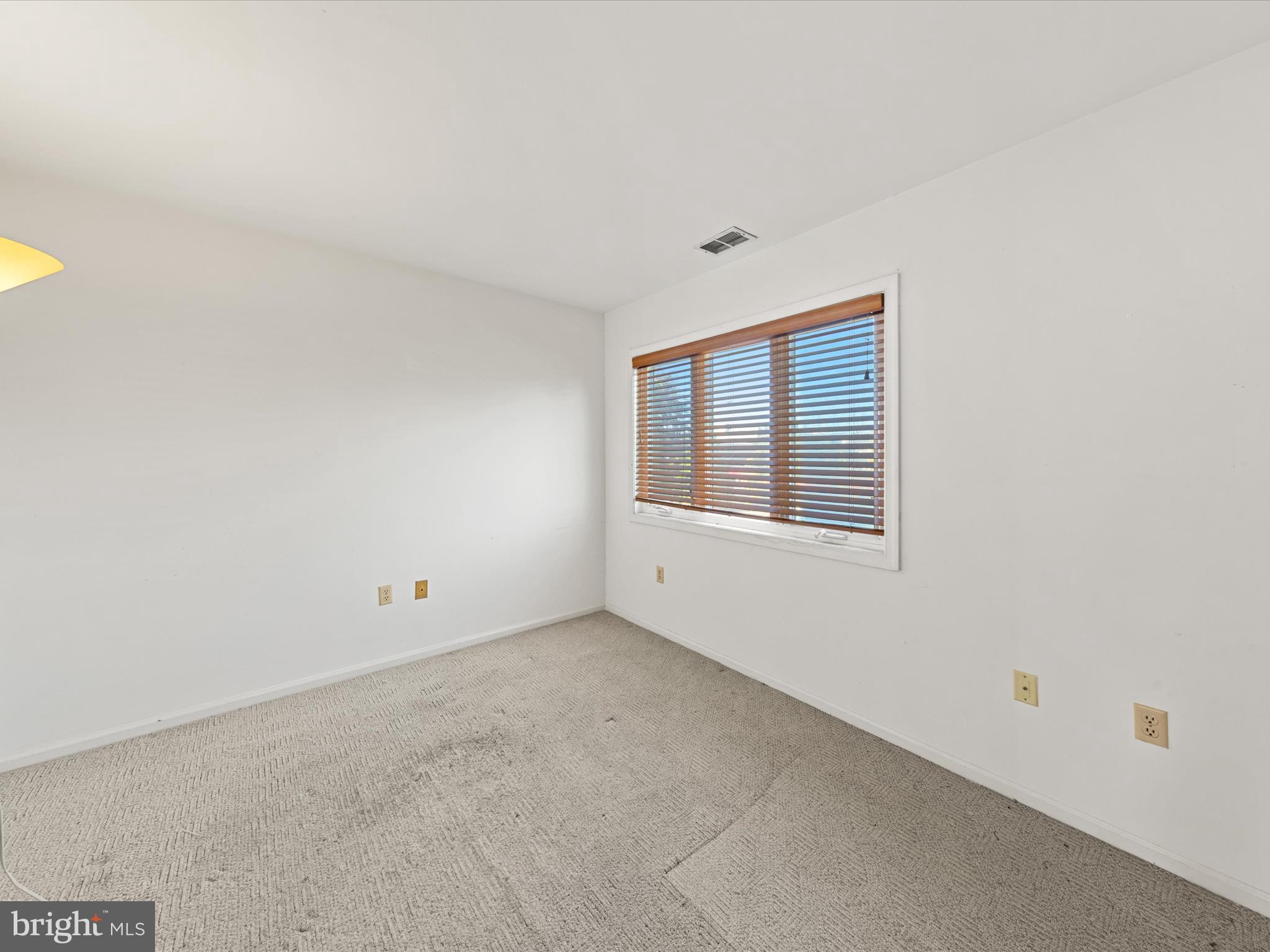 220 MARKET SQUARE 4C